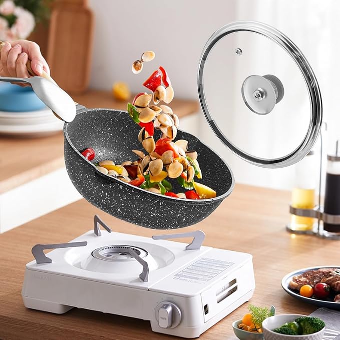 Round and black lid