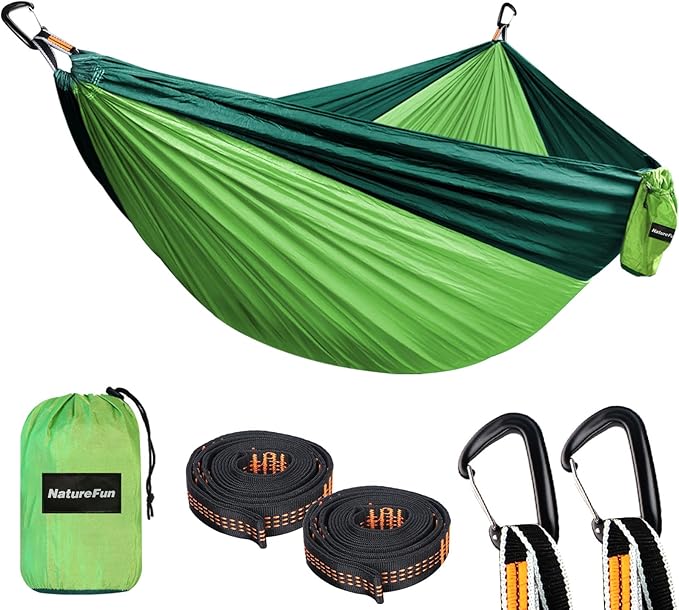 Light Green/Dark Green