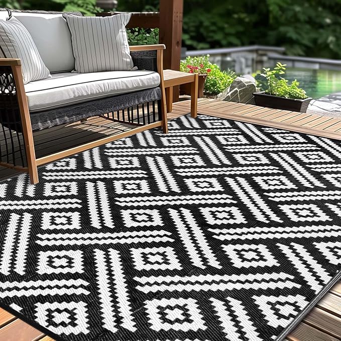 Moden Black White