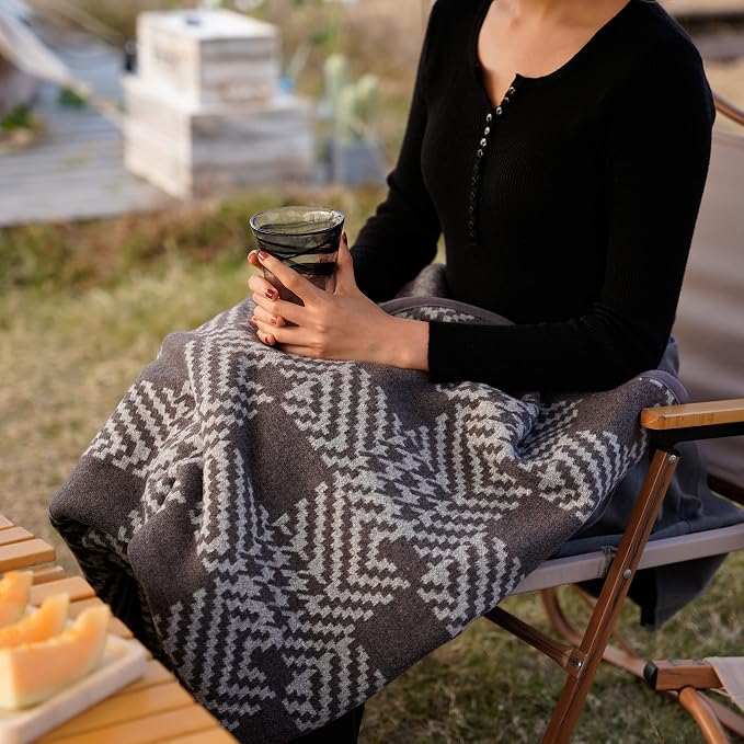 Houndstooth Grey